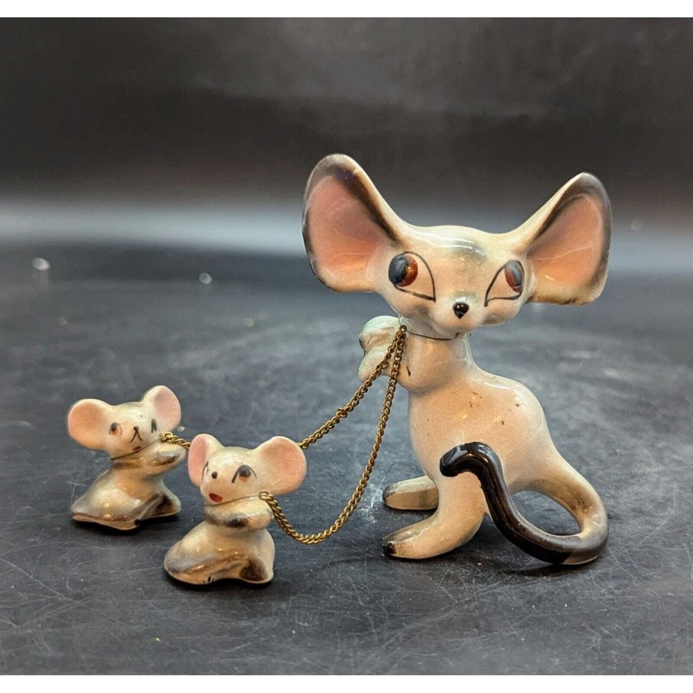 Vintage Kitsch Mother Mouse W/ 2 Child Mice Chained Anthropomorphic 4"